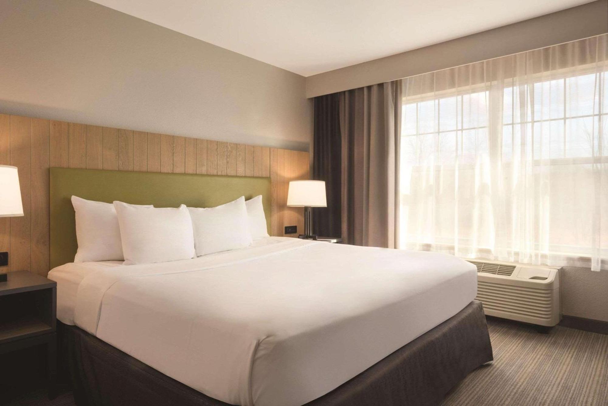 Country Inn & Suites By Radisson, Germantown, Wi Экстерьер фото